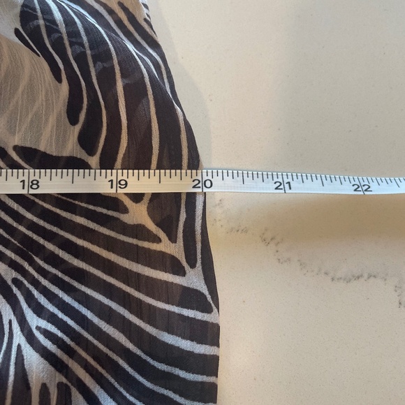 Charlotte Russe Black & White Leaf Print Ruffle Blouse with Tie Neck, Size XS - Picture 14 of 16